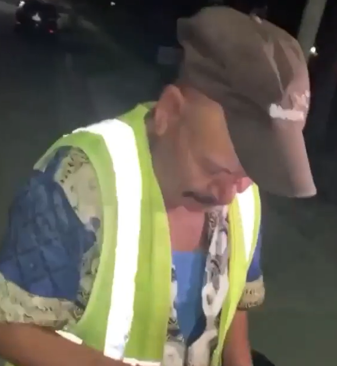 Estadounidenses humillan a un mexicano por vender elotes y esquites