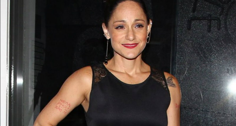 Lolita Cortés vende sus muebles por problemas económicos