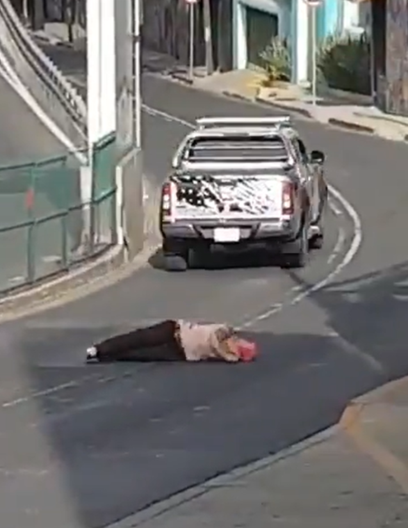 Conductor atropella a una mujer para no pagarle por un choque