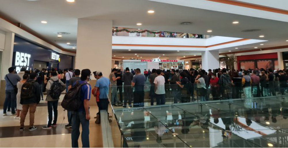 Best Buy inicia venta de liquidación y clientes abarrotan las tiendas