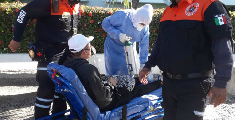 Turista presenta dificultad para respirar y confiesa que tiene COVID-19