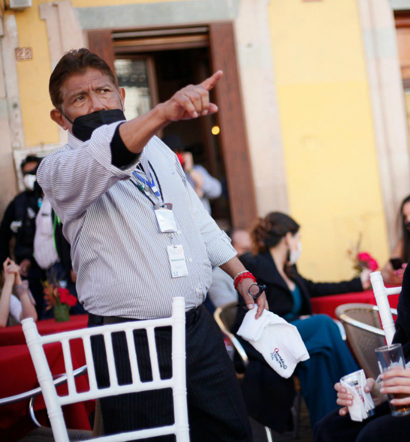 "Creí que me tronaba", Juan Osorio usa tanque de oxígeno por COVID-19