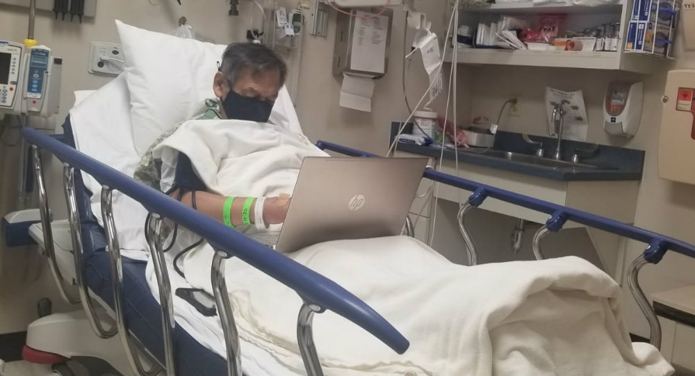 Antes de fallecer, maestro califica a sus alumnos desde el hospital