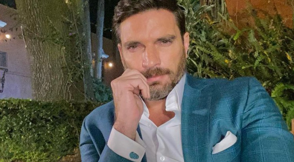Julián Gil estuvo grave por Covid-19 y no encontró lugar en los hospitales