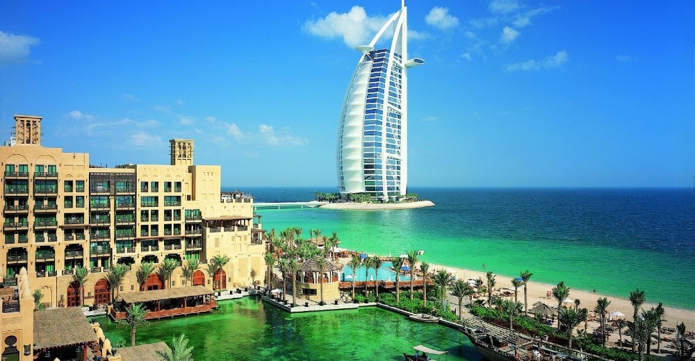 Venden paquetes de vacaciones en Dubái con vacuna de Covid-19 incluida
