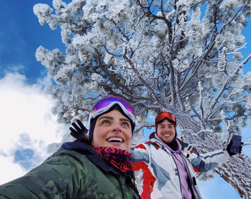 José Eduardo Derbez llama "covidiotas" a sus hermanos por irse de viaje