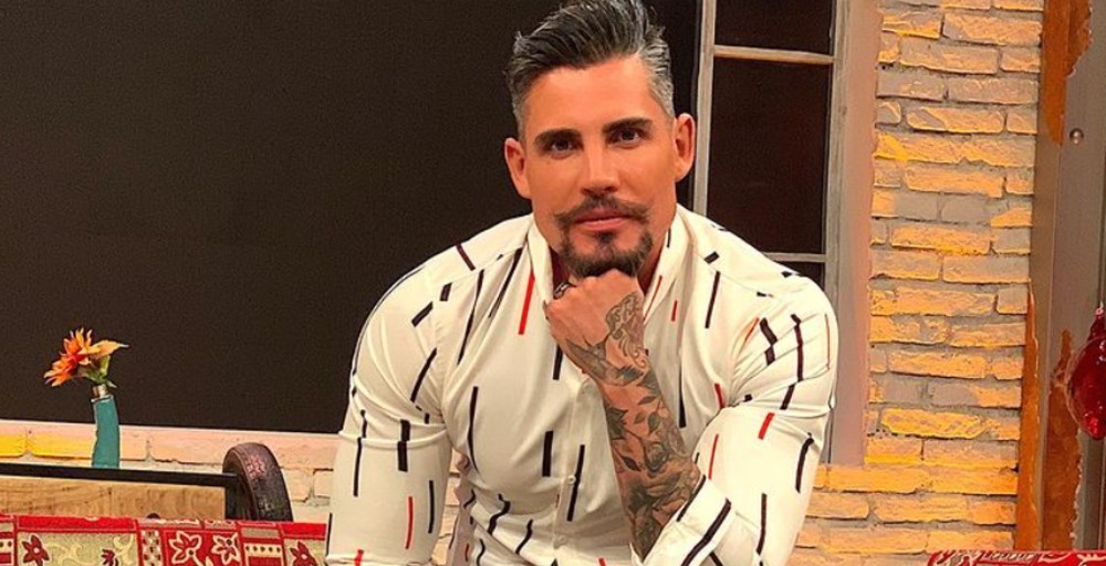 Conductor de TV Azteca se queja de las propinas a recolectores de basura