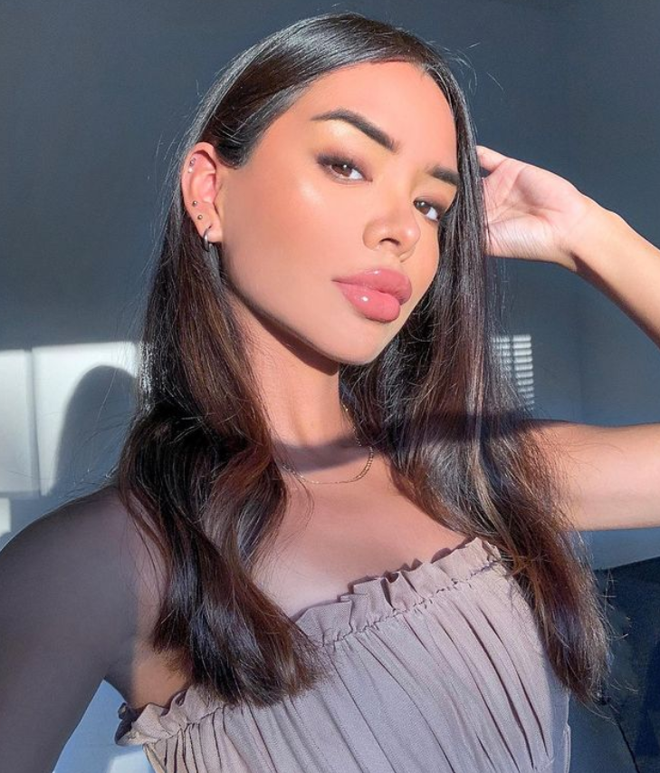 Joven presume que se compró un departamento con ganancias de OnlyFans