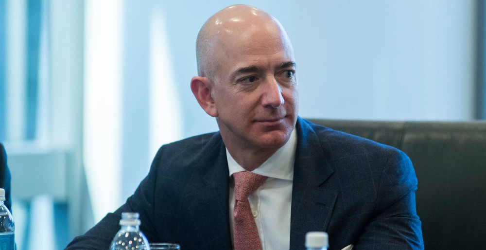 Jeff Bezos anuncia que dejará su cargo como CEO de Amazon