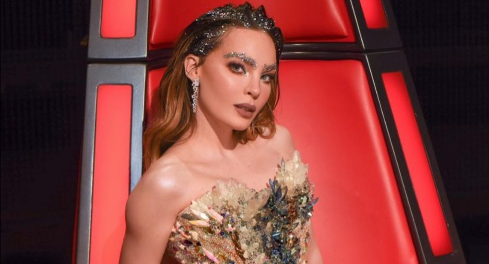 Critican a Belinda por bailar en bikini tras la muerte de su abuelita