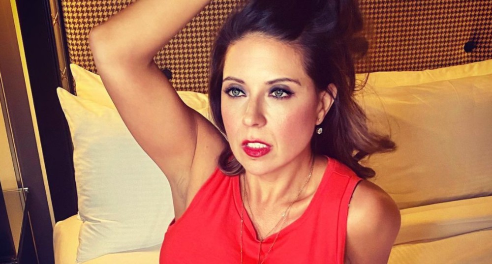 Expulsan a niños de escuela porque su mamá tenía un perfil en OnlyFans