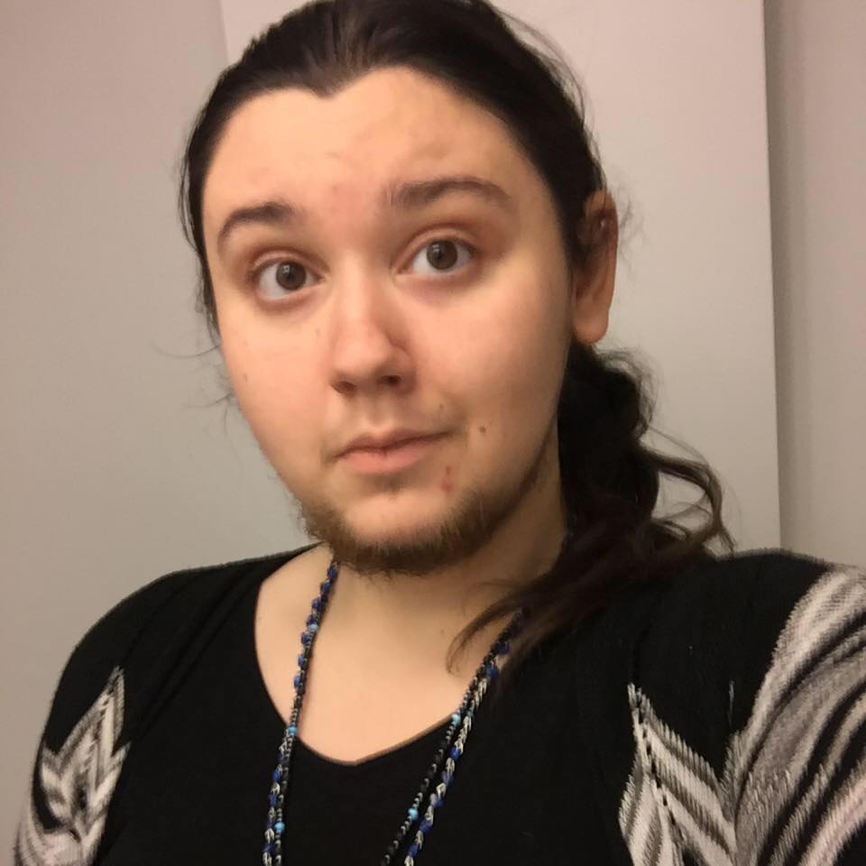 Mujer se deja crecer la barba por 12 años pese a las críticas