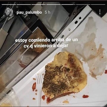 Despiden a mujer por comer sobre el CV de un joven que buscaba empleo