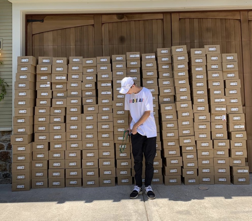 Directiva de Nike renuncia tras polémica porque su hijo revende tenis