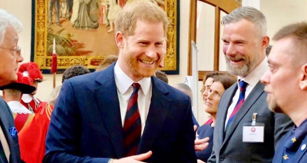 Harry pide a sus compañeros de trabajo que no lo llamen "príncipe"