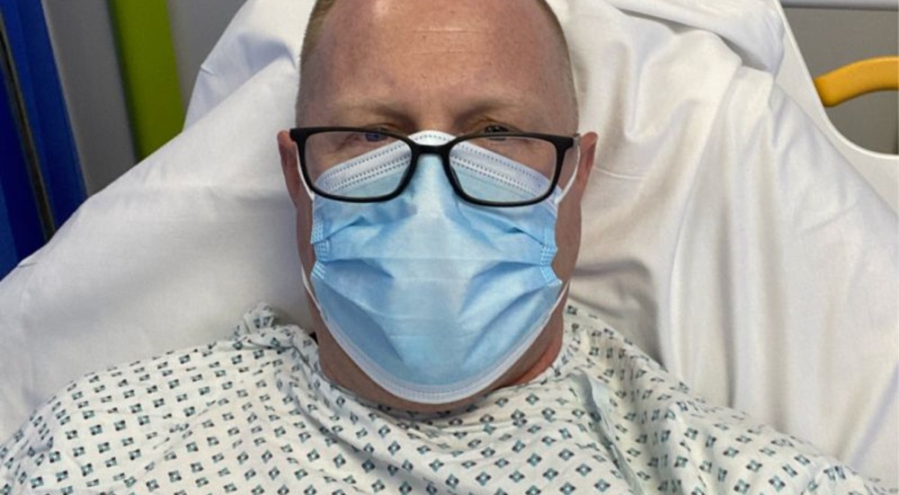 Hombre sufre infarto por exceso de trabajo y comparte su experiencia