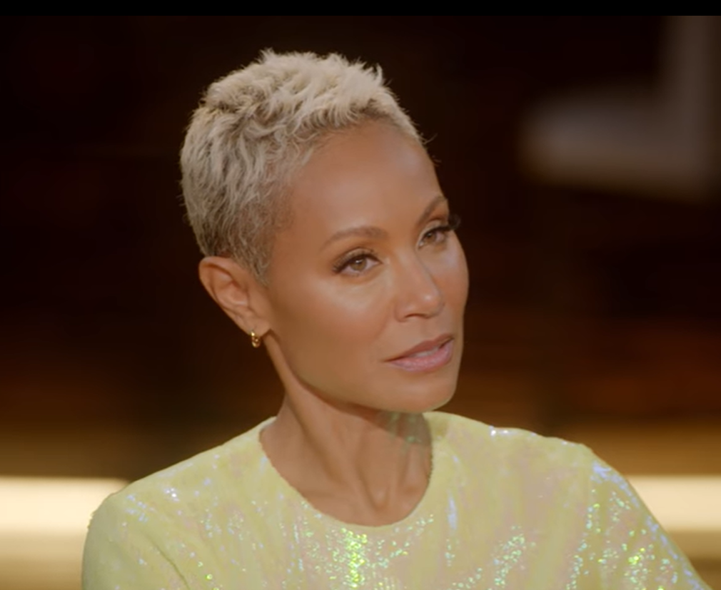 Esposa de Will Smith admite que se siente atraída por las mujeres