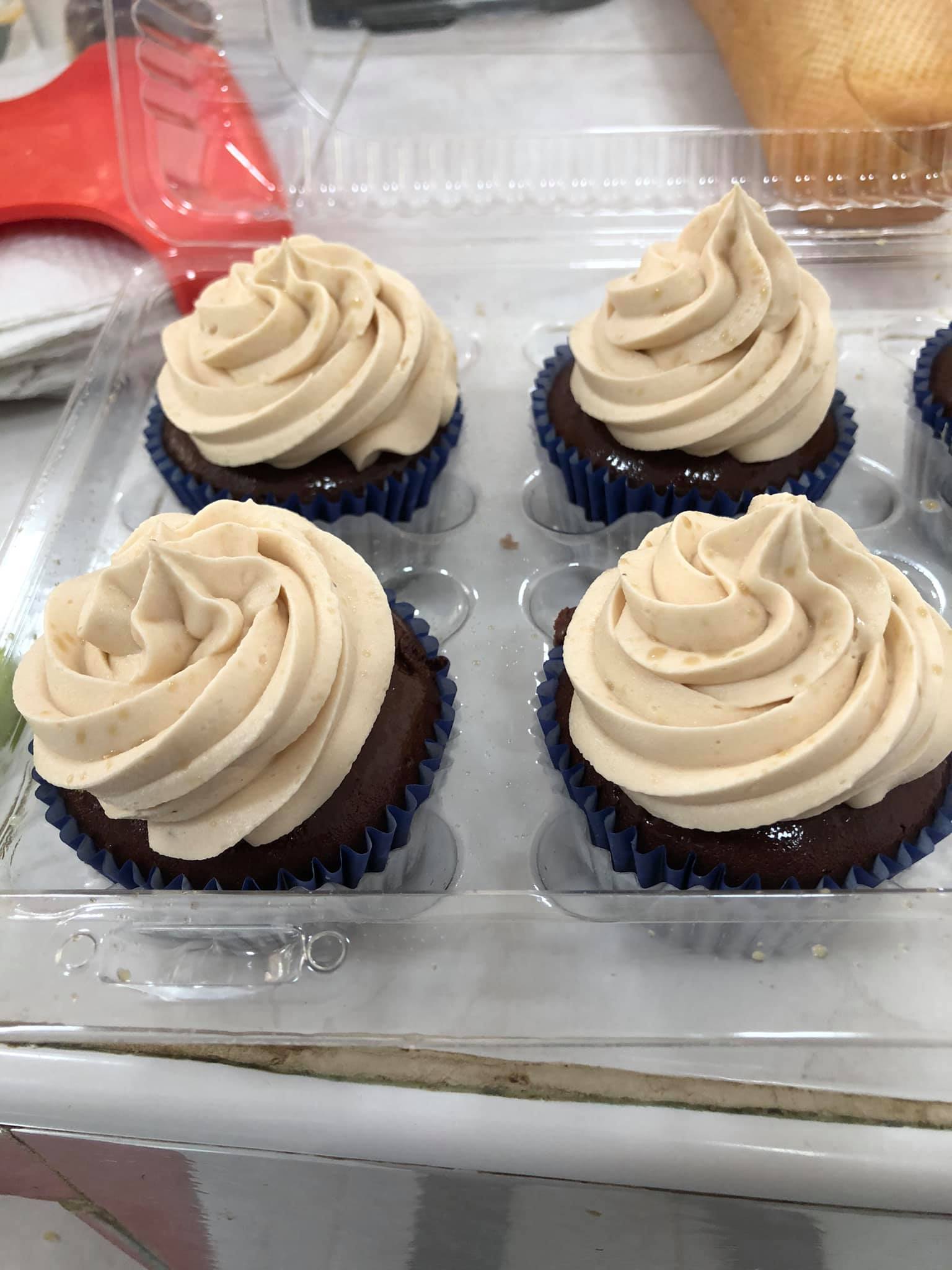 Clienta exige el reembolso por pastelitos que ya se había comido