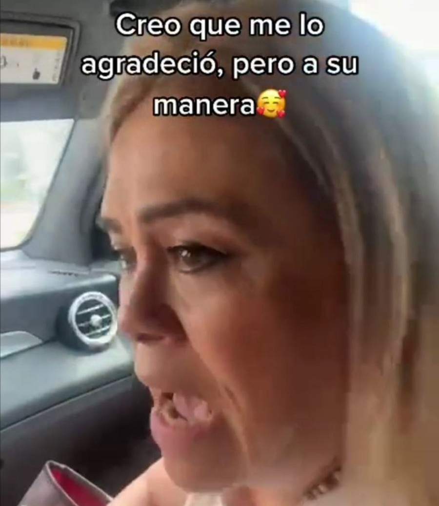 Le dice a su mamá que van a ver a Chayanne, pero la lleva a vacunar