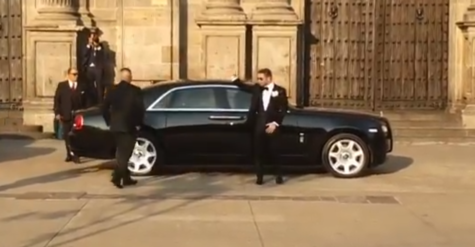 Coche del 'Canelo' Álvarez atropelló a reportero que cubría su boda