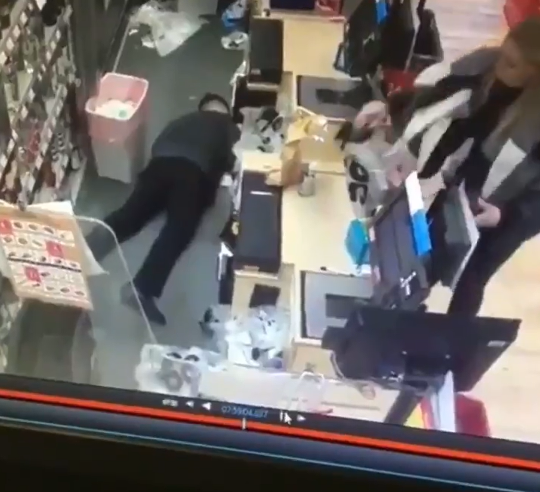 Empleado finge desmayo para que le dieran el día libre en su trabajo