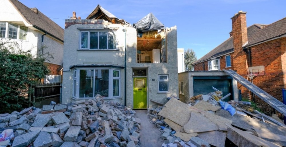 Albañil destruye casa que había remodelado porque no le pagaron