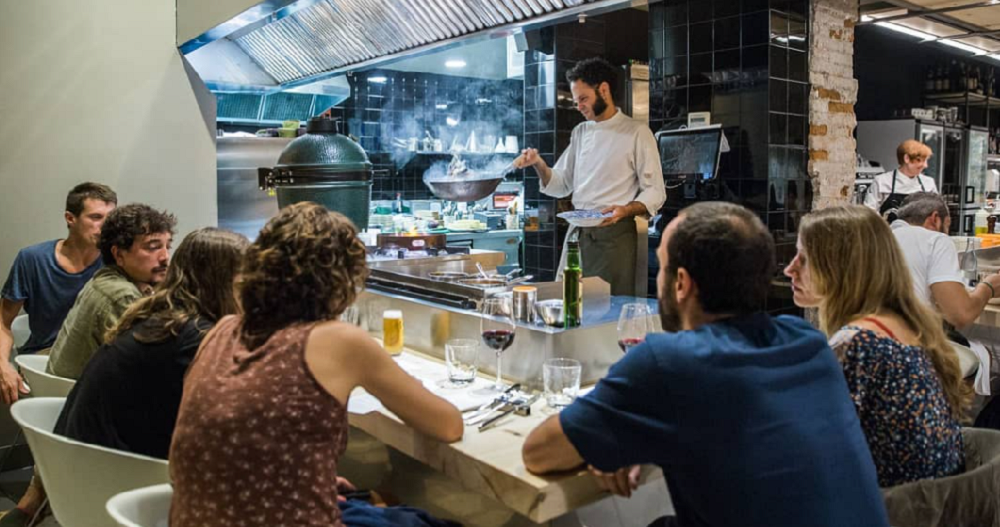 Influencer pide la cuenta gratis en restaurante a cambio de subir fotos