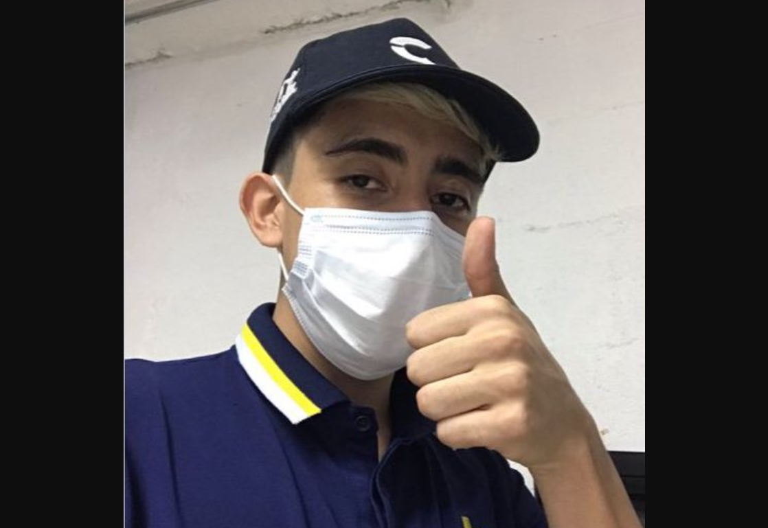 Presume que no hace nada en el trabajo y le mandan la foto a su jefe