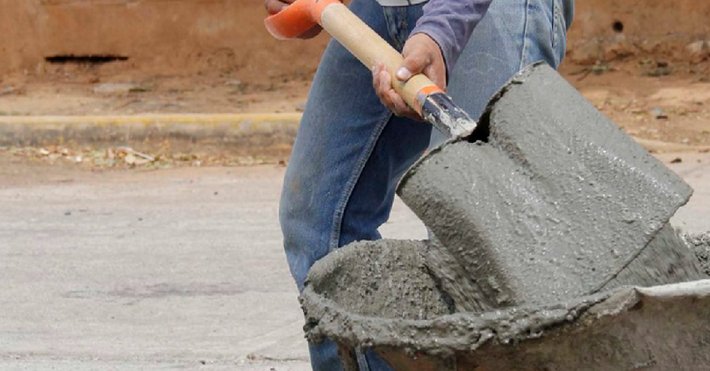 Mujer rechaza a su pretendiente al enterarse de que es albañil