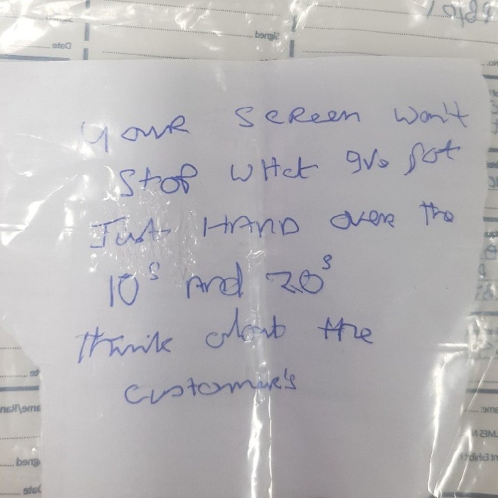 Intenta asaltar banco con una nota, pero no le entienden y lo arrestan