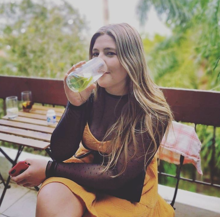 Exhibe a su cita de Tinder por llamarla "gorda" y lo corren del trabajo