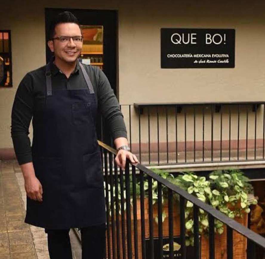 Acusan a juez de MasterChef de obligar a empleados a pagar sus uniformes