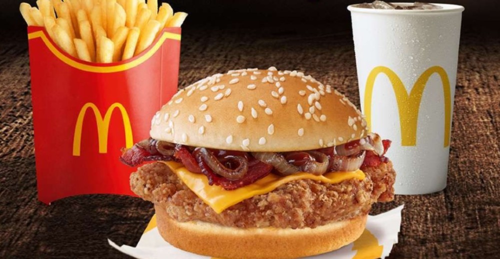 Mujer demanda a McDonald's por hacerla romper su ayuno