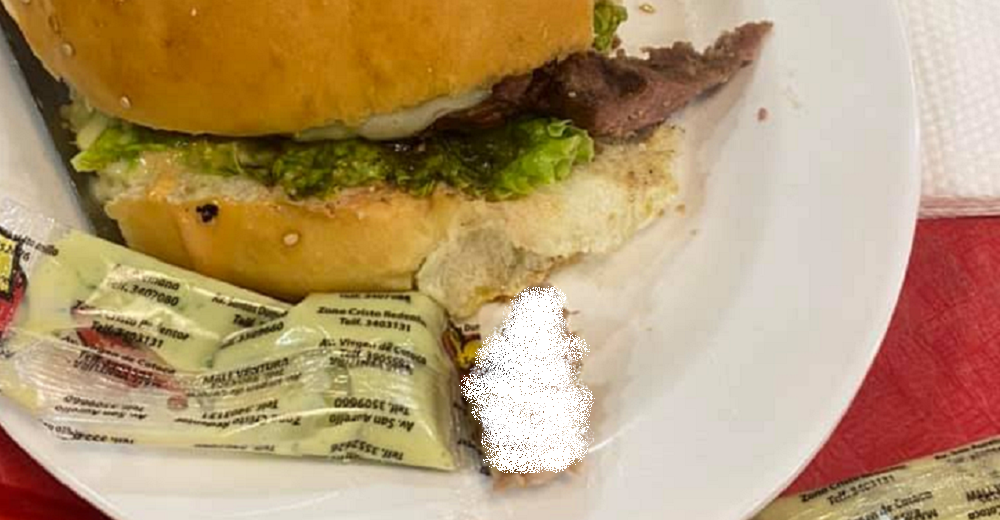 Clienta encuentra un dedo en su hamburguesa; era de un trabajador
