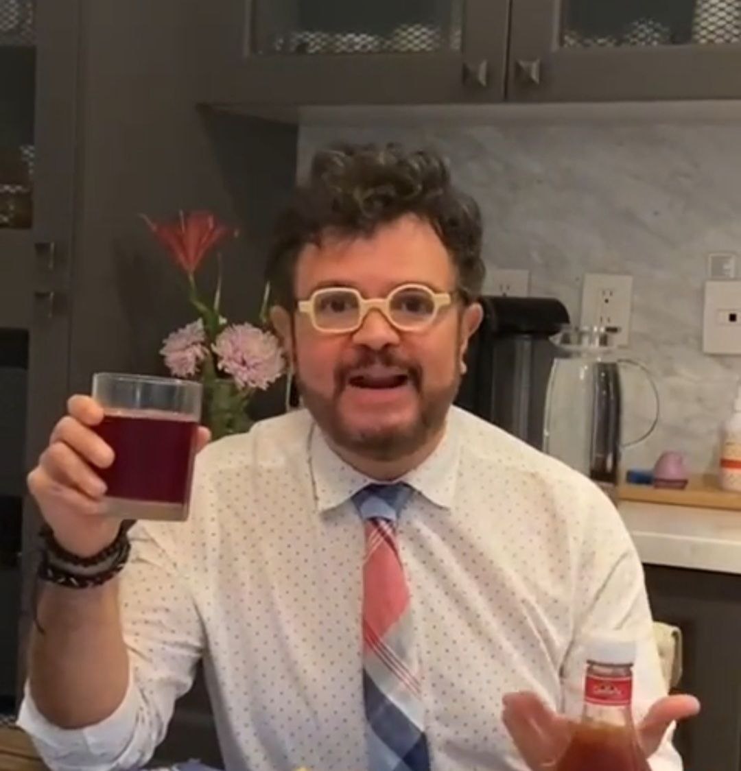 Los memes de Aleks Syntek y su canción de la catsup