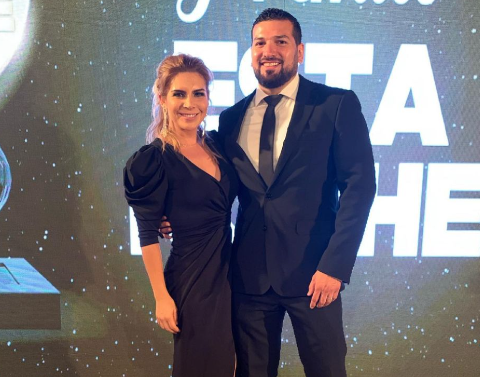 Karla Panini le da la bienvenida a Maite Perroni a "su clan"