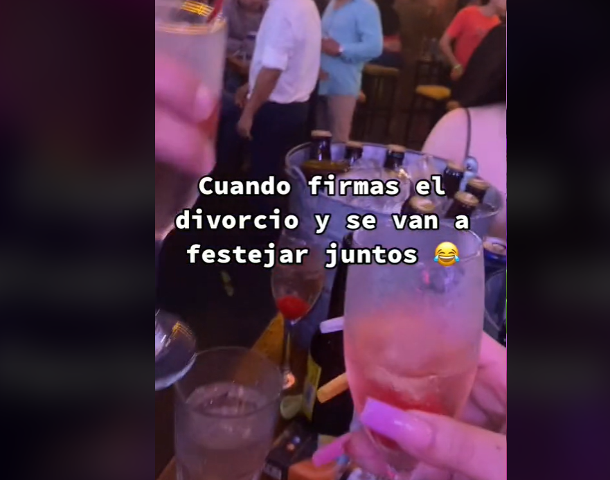 Expareja firma su divorcio y después se van juntos a celebrar