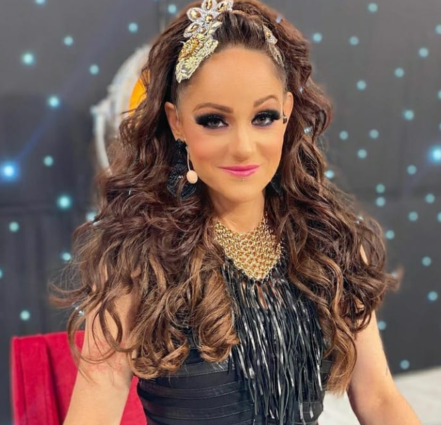 Lolita Cortés sufrió daños en sus dientes por un mal procedimiento dental