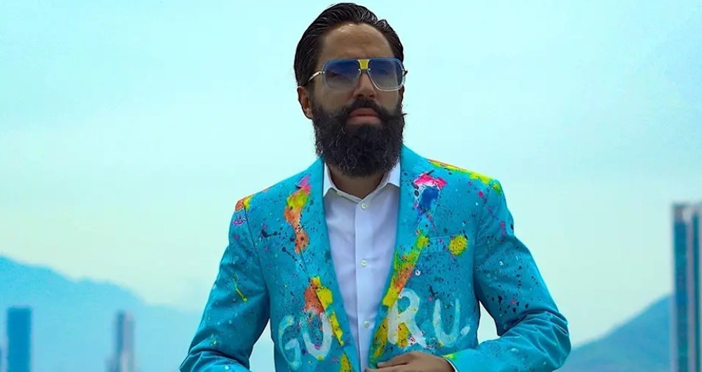 Le cancelan conferencia a Carlos 'Master' Muñoz tras polémica con mesero