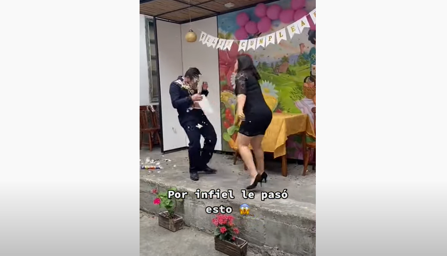 "Por infiel", hombre recibe pastelazo en fiesta de cumpleaños
