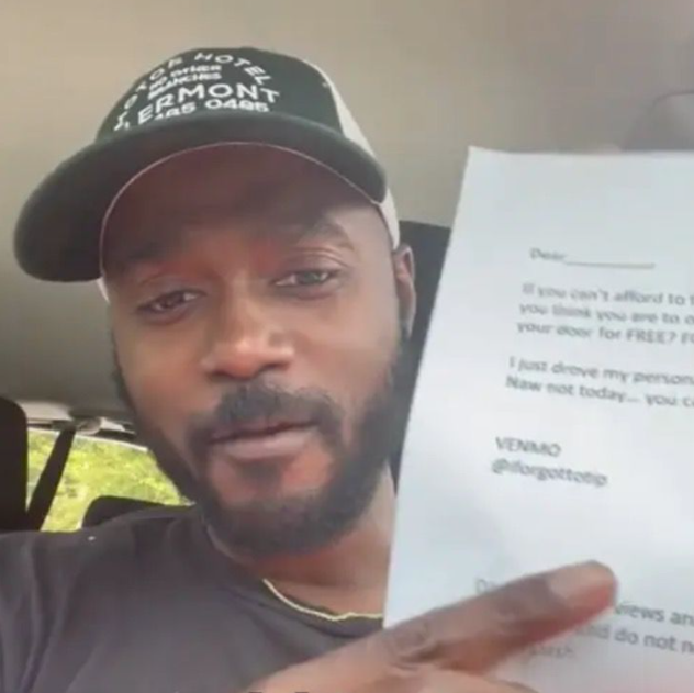 Repartidor de comida le reclama a clienta por no darle propina