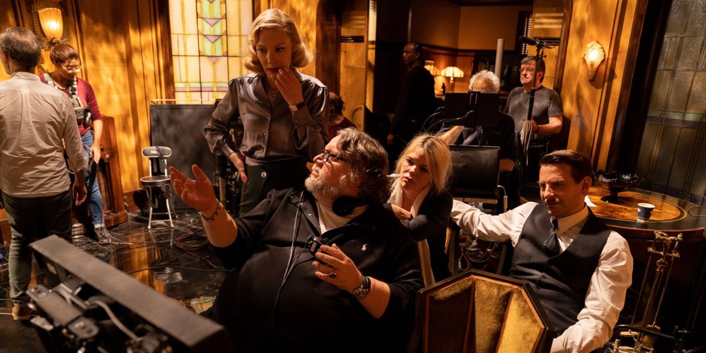 La carrera de Guillermo del Toro despegó después de escribir y dirigir la película de terror, el “Espinazo del Diablo”, que salió en los cines en 2001. 