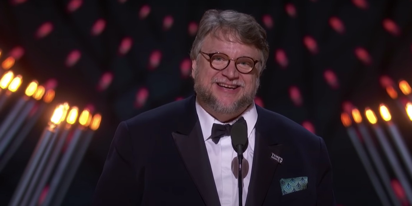 También es uno de tres directores aztecas en ganar un premio Oscar, que se lo llevó en la edición 2018 por dirigir “La Forma del Agua”. 