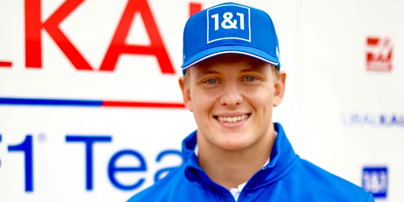 Hijo de Michael Schumacher, Mick hizo su debut en Fórmula Uno en 2021, pero fue uno de tres pilotos que no consiguió puntos en la temporada, algo que busca cambiar en 2022; es miembro de la academia de pilotos de Ferrari.