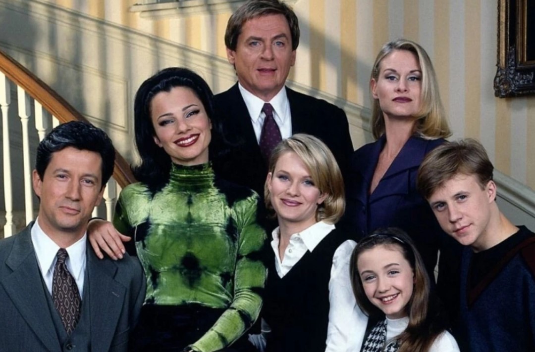 Así luce el elenco de la niñera a 30 años del estreno