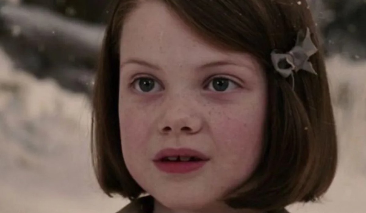 Así luce la niña que hizo a Lucy en Las crónicas de Narnia