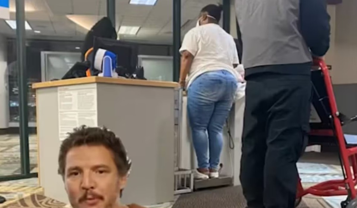 Obligan a pasajera a pesarse en la báscula de maletas antes de subir al avión