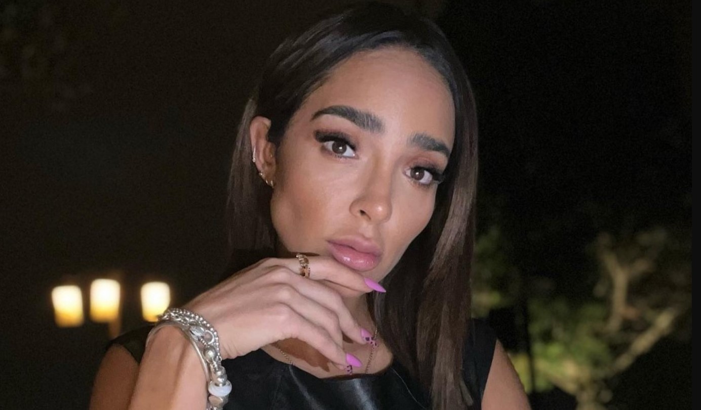 Así lucía Manelyk González antes de sus cirugías estéticas