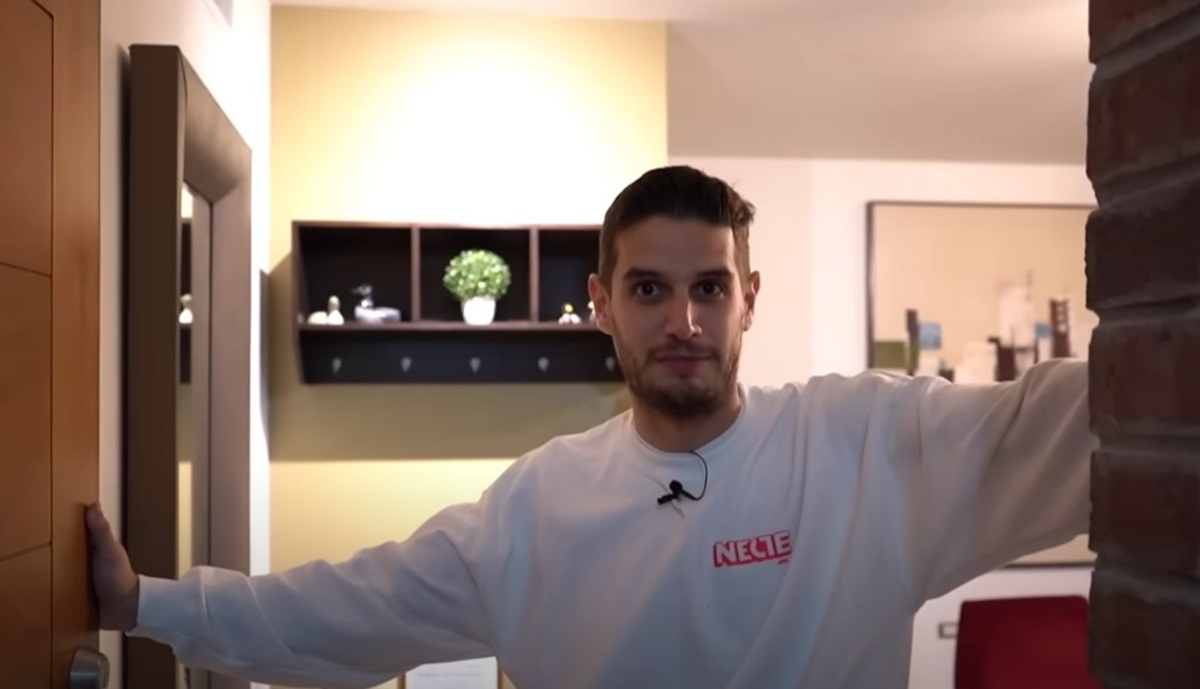 Así es la lujosa casa donde vive Adrián Marcelo