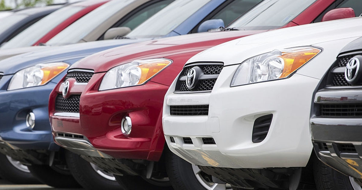 Estudio revela que el color del carro puede influir en la seguridad del conductor